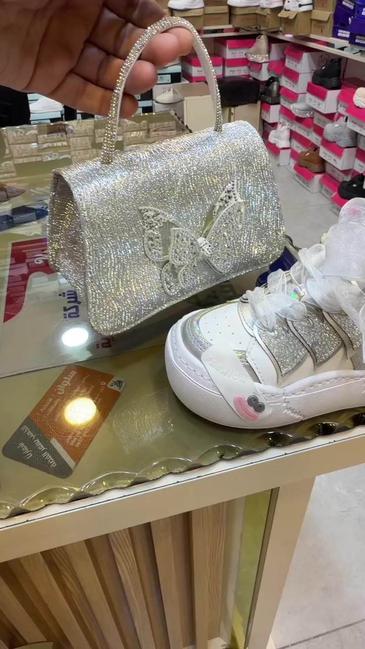 #SLWAN…bags  #تشكيلة #العيد
اعزاز سوق الاكراد
مول السقيط الطابق الاول


**إذا كنت صاحب هذا الإعلان وتريد حذفه لأي سبب، رجاءا أرسل رسالة إلى الدعم الفني**