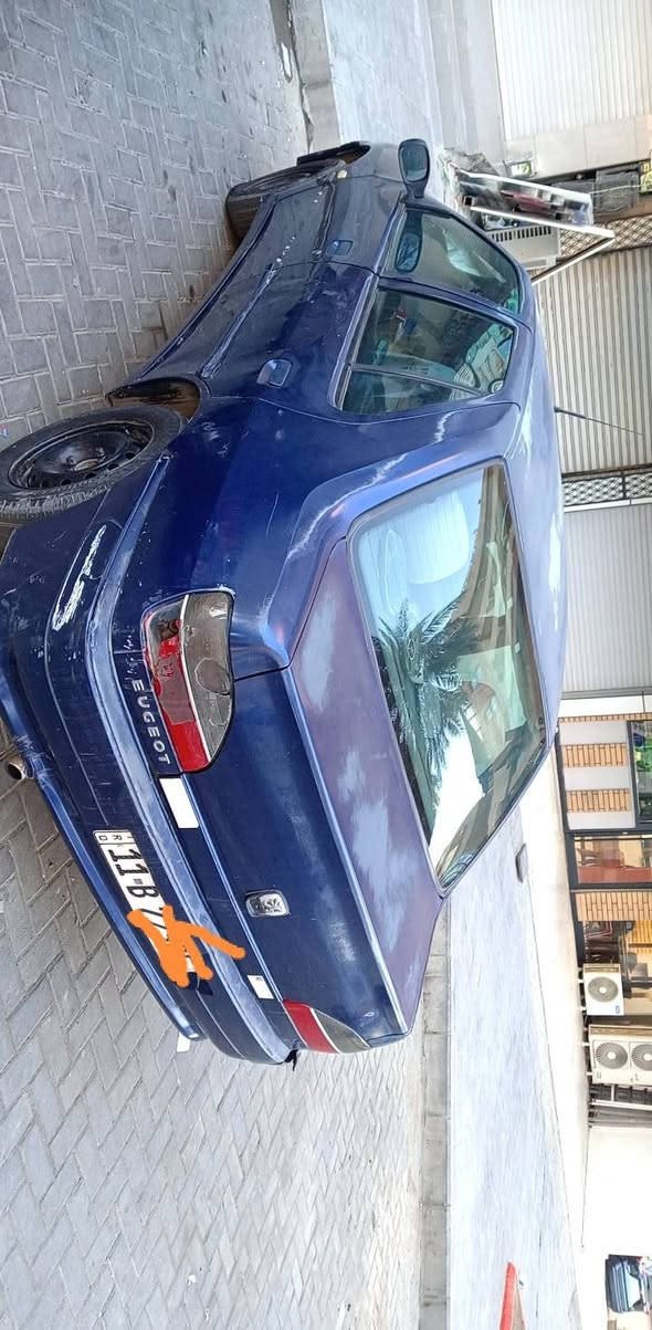 السلام عليكم بيجو ٣٠٦ موديل ٢٠٠١ حره بأسمنه جاهزه للتحويل تبريد شغال منظومه تبريد جديده من فان كمبريسر بطل قاعده فيت بم جديده زوج درايم شفت جديد بيه طخات الأبواب الخلفيه تحتاج ترتيب ماشيه بحدود ١٦٠ الف موجوده الدوره الجمعيه او بالحارثيه السعر ٤٣ وبيه مجال بسيط ***********
