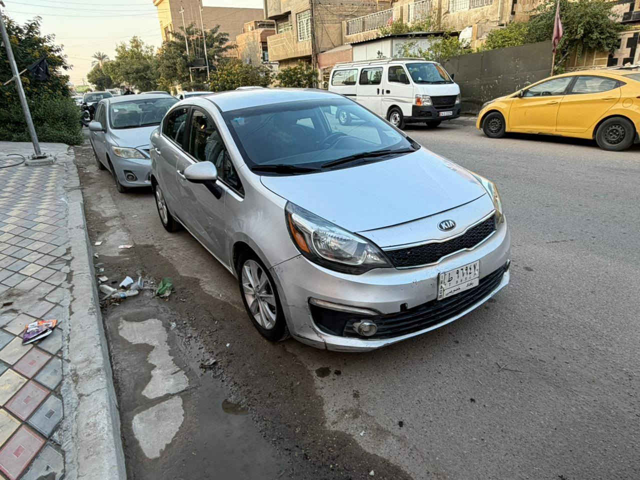 موديل ٢٠١٧ حادث امريكا بس دعامه السياره بدون تبديل وصبغ حاليا السياره محتاجله ادامه لان متروكه وجانت بيد بنيه ف اكو عيوب بالكشر واكو ملاحضات والصدر نص عمر السياره مواصفاته حلوه فول عدا الفتحه كامرا بلاديه وهيترات كشن السعر ٩٠ ورقه وبيه مجال مكانه بغداد حي العامل***********
