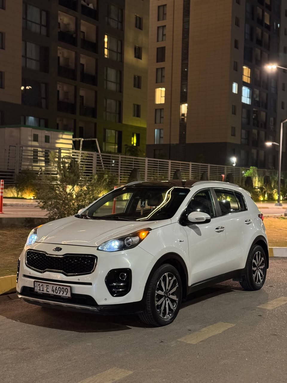 يا الله السلام عليكم
سبورتج 2017  EX 2400gdi
فتحه
بصمه 
كشنات تدفئه تبريد
اناره داخليه بلاد
صندوق خلفي كهرباء
حساس امامي خلفي
رادر امامي+جانبي
سترين كهرباء
3وضعيات قياده
فور ويل
شاشه كبيره تدعم كار بلي
سستم صوت سماعات هارمن گاردن
السياره حادثه بس دعاميه  الاماميه 
 كفاله من الصبغ حتى الدعاميه الخلفيه بدون صبغ
السياره كلش جديده وممتعوبه رقم جديد شبه مميز
السعر 172 وبي مجال 
مكانه بغداد حي الجهاد 
***********
