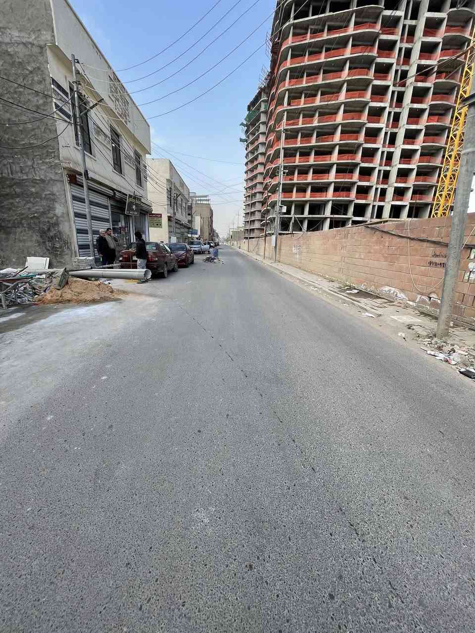 السلام عليكم عندي مشتمل طابق اول مساحة 100متر بناء 2025 زيرو يحتوي على صالة مساحتها 3.5*4.5 ومطبخ  مساحتة 3*4وغرفة نوم مساحتة 4*5 وحمام وبالكون مدخل مستقل العنوان الدورة شارع مول الحياة قرب تقاطع المصافي ***********
