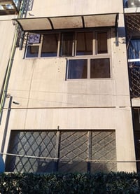 تثبيت قاطع بالكون امامي لون انتيك حسب التصميم . زجاج برونزي ٤ ملم بدون...