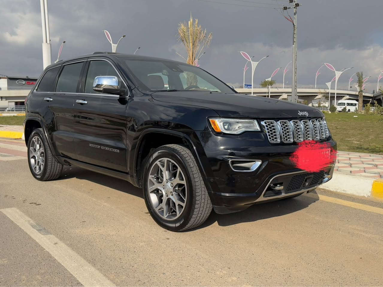سلام عليكم
  Jeep موديل 2021
 اوفر لاند للبيع سيارة فول مواصفات 
رقم سليمانية سنويه رقم كلها جديد 
وارد امريكي داخل كلين 
مكفول من صبغ بيها 3تعديل بارد اصغار بصندوق 
مواصفات
سقف بانورما 
داخل مشمشي 
شغال
رادار امامي وخلفي وجانبي 
مرايات شفط
اوتو بارك 
سيارة جك
صندوق جك 
كشنات تدفئه وتبريد
شاشة جبير 
كشنات خزن ميموري 
لايتات اسود ديناميك 
كير محرك بشرط بدون عيب وبدون فتح صدر تبريد كلها شرط بدون عيوب سيارة ماشي 88 الف ميل شرط تحويل 
عنوان كركوك 
هاتف ☎️ ***********
سعر 275بي مجال كركوك, العراق
