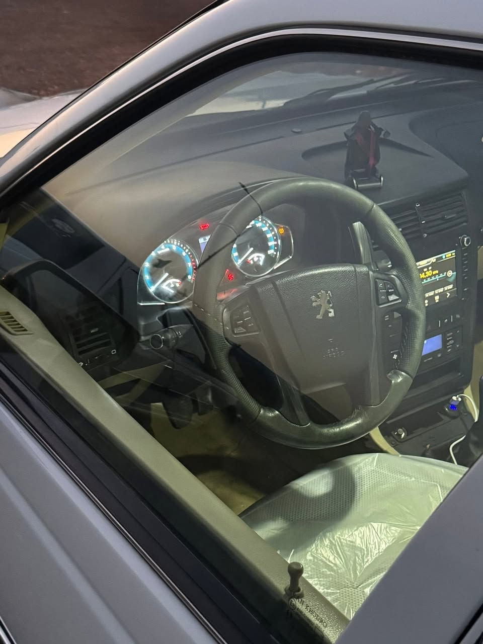 بيجو بارص 2023
سياره نضيفه وحلوه سنويه لل27 رقم  واسط 
استقطاع مباشر 
السياره مكفوله بيها بارد اربع اصابع بلهلال الخلفي

بيها منضومة غاز  طخم تاير قبل سبوع شاده السياره جاهزه ماناقصها شي كير مكينه مكفولات السياره ماشيه 95

***********
خاص متواجد مكان السياره العماره
