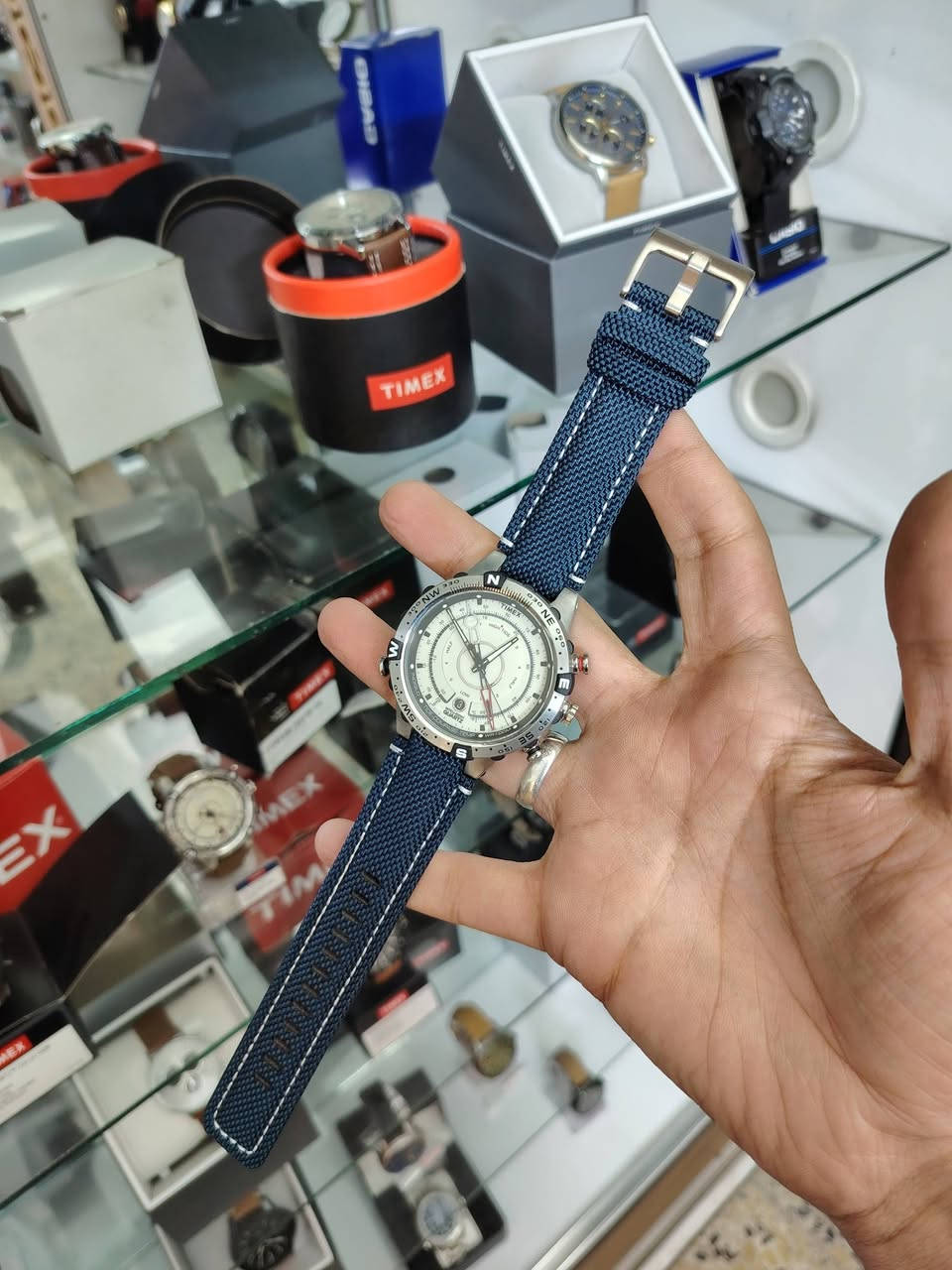 مساء الخير اصدقائي
عشاق التغيير للساعات
متوفر سير تايمكس انتلجنت اصلي
متوفر بالاشكال والالوان موضحة بالصور
سير كتان قماش فقط
سير كتان والظهر جلد
سير ربــر لــون اســود
سعر القطعة 40 الف شامل التوصيل

والساعة متوفرة ايضا جديد فقط
سعر الساعة 200 الف عرض خاص
للحجـز *********** واتسـاب
العنوان / م الصدر شارع الداخل ق12
#اوسكار #الاصلي_والمضمون_فقط 
#الاصلي #ساعات #تايمكس
