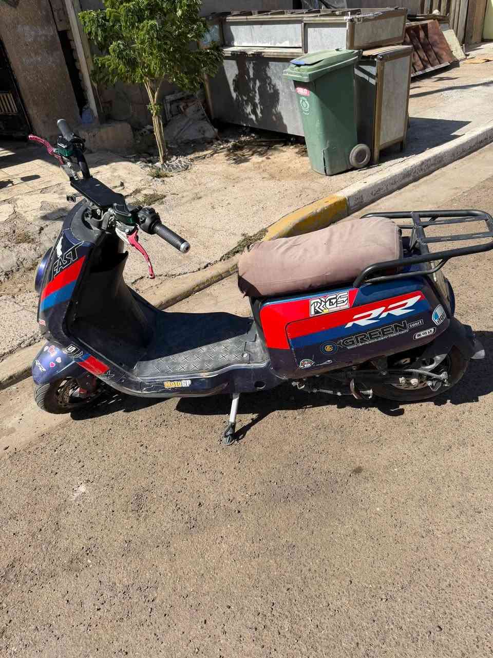 ￼ ‏سلام عليكم دراجة من النوع بوليس للبيع شحن دراجة فيها تزويد حلو السعر ٤٠٠ توصل خاصة تدلل أو على الرقم ***********  بطاريه جديد عنوان بغداد نفق شرطه￼
