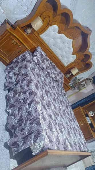 غرفه تسكام صاج داخل وخارج ام السته طابقين ظهر جرجوبه نظيفة مثل مموضح سقف وقاعده بلوك السعر مليوم وربع وبيه مجال مكاني محاويل للاتصال ع الرقم ***********
