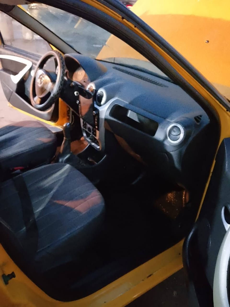 السلام عليكم اخوان سياره للبيع رينو 2012 صفره سبعه راكب رقم بغداد سياره نضيفه تحويل جاهزه صفحه اليسره جاملغ خلفي ضربه خفيفه سياره جاهزه بس تبريد عاطل العنوان بغداد المشتل وات ساب ورقم
***********
