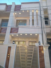 يوجد عقار مساحة ٧٥ الواجهة ٣ و ٧٥٠ * ٢٠ يحتوي ٣غرف نوم صالة حمام توالي...