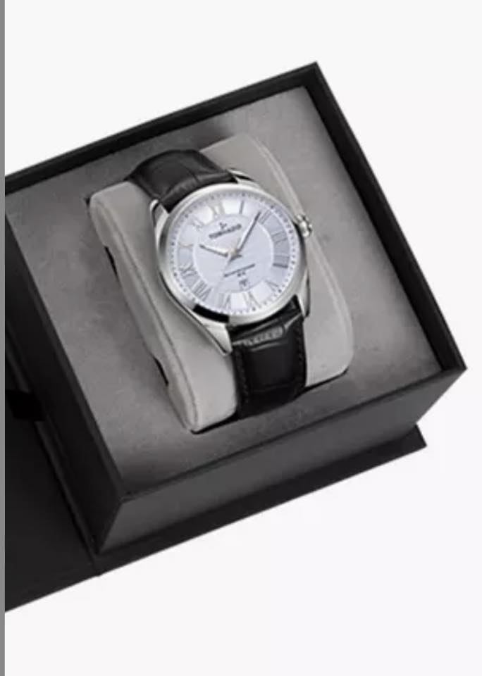 السلام عليكم/ ساعه تورنادو اصلي T8007-SBSWياباني حجم 42 ستانليس ستيل كوارتز ضد الماء والصدمات مع العلبه الاصليه للبيع 200 الف مع مجال بصره ***********
