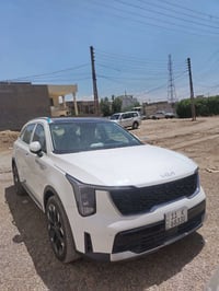 سورنتو 2025 رقم بغداد  تحويل  مكفولة عدة رصعه بصندوك فول مواصفات داتشو...