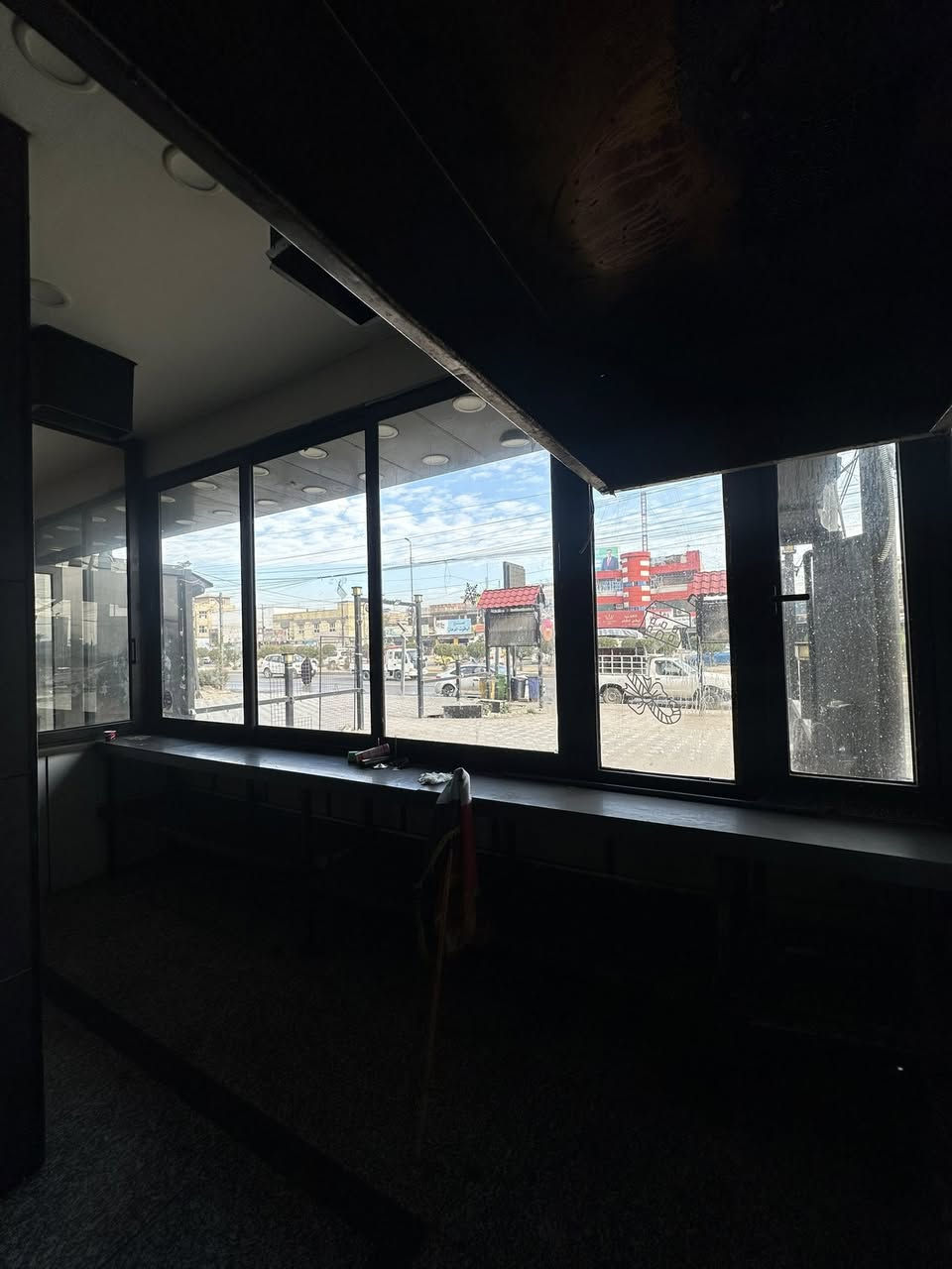 للبيع أبواب سلايت ألمنيوم مع جام
أبواب سلايت بحالة جيدة
إطارات ألمنيوم قوية
جام 6 ملم
الطول الكلي تقريبًا 20 متر
مناسبة للمحلات، واجهات، قواطع داخلية

السعر مناسب جداً 
المكان بغداد البلديات
للاستفسار ***********
