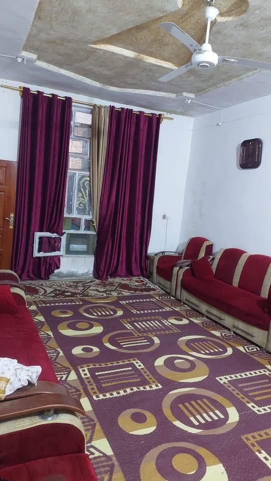 دار  طابو صرف في الحي العسكري مساحة ٢٤٠ متر 

للبيع او مراوس قرب تقاطع الشيخ عقيل بناء حديث طابقين 
يحتوي على ٥ غرف نوم وهول ومطبخ وصالة وصحيات داخل وخارج  موقع سكني جيد جدا وبسعر جيد ان شاءالله 
مكتب عقارات بلدروز بن عريبي
أ  - مصطفى عريبي             ***********   واتساب
عنوان المكتب الحي العصري 
بداية شارع حاتم القاضي المسعودي
