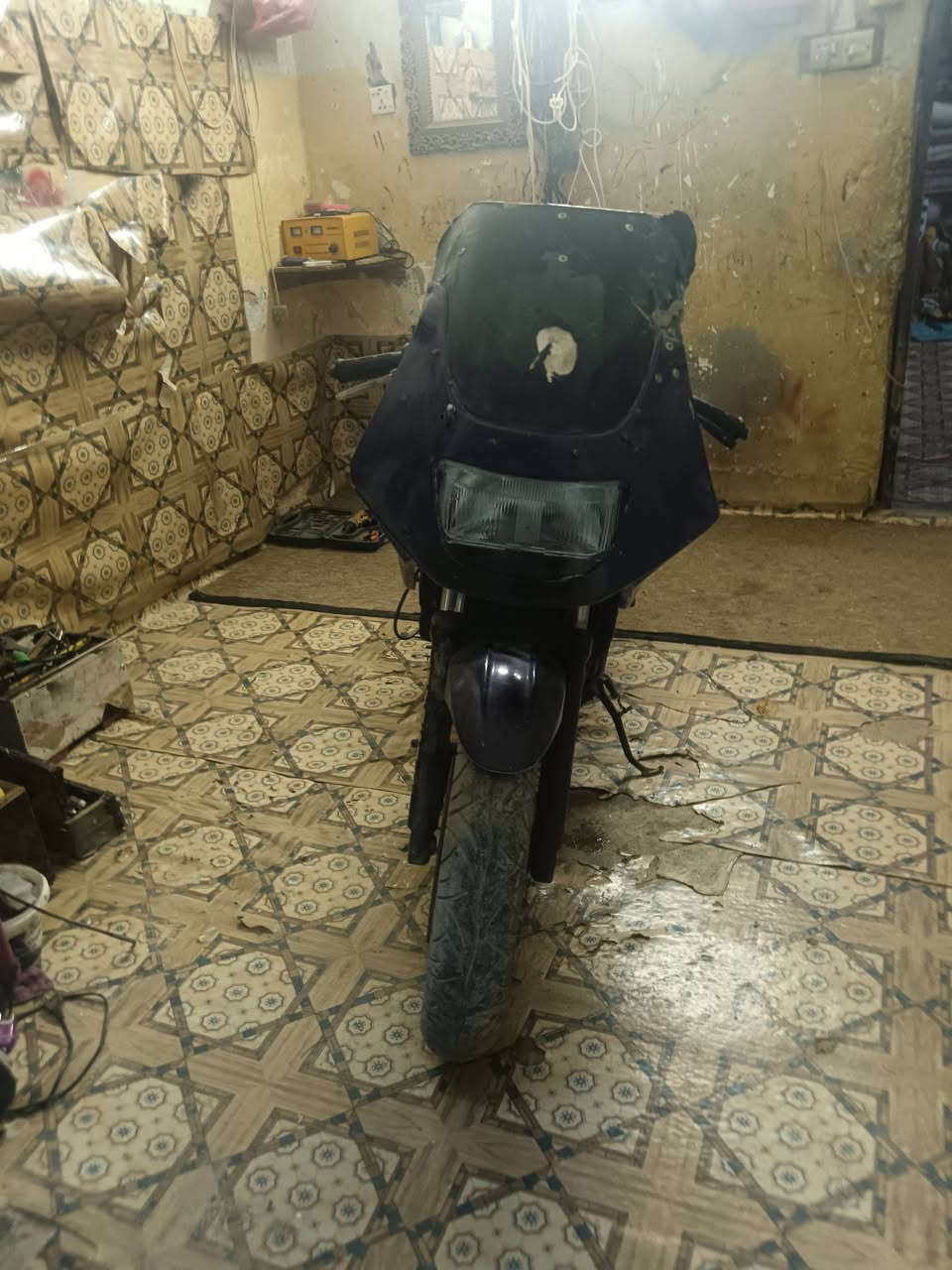 سلام عليكم دراجه بطح الفين وثلاثه كاوسكي اللبيع محرك كايم الشه نضيفه ابلادي السعر اثلث ميه ابو اقريب الشهدا الرقم ***********
