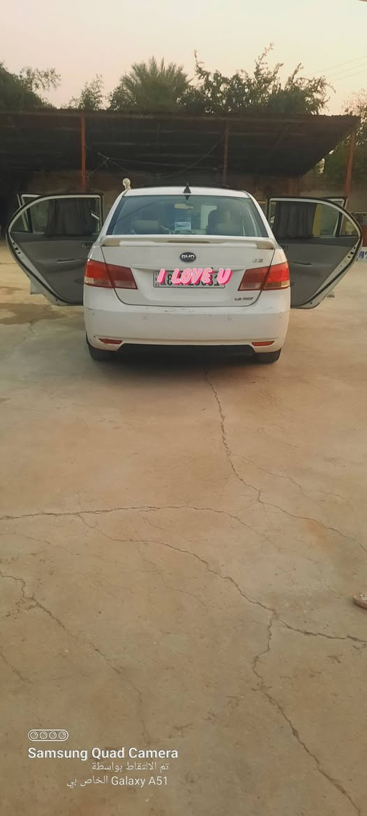 السلام عليكم للبيع سياره بي واي دي جي ثري مديل 2012 مكينته او كير كورله رقم بابل بسمي مكفوله من الضربه ماعده صبغ بابين او الجاملغات الكدام والبنيد تخم تاير جوه التبريد نقص كمبريسر مجسل تاب السياره يشهد الله مال جناي لاتصال على رقم*********** مكانه بابل السعر 55اوبيه مجال
