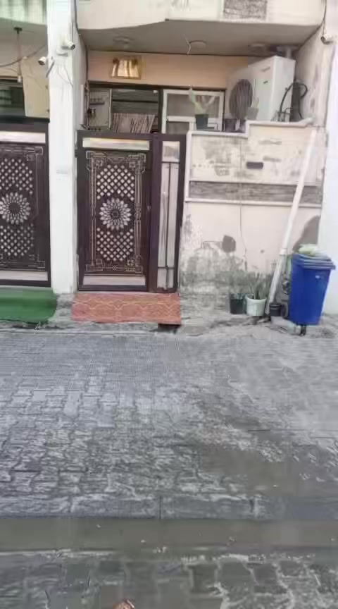 بيت البيع طابقين نص نضيف عنوان مقابل سوك ثانيه مقابل فرع ذهب مساحه 50سعر 150رقم ***********
