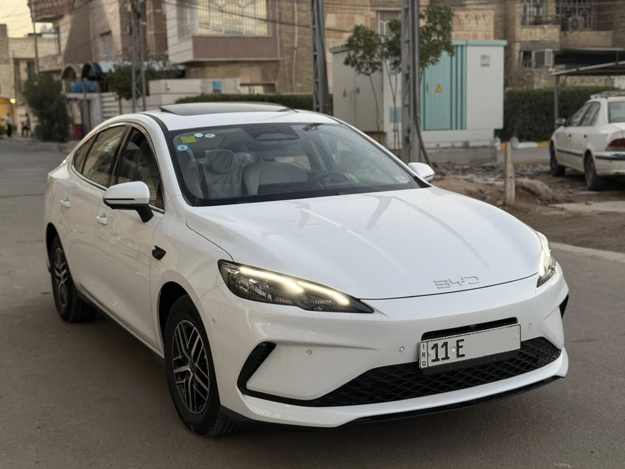 السلام عليكم
الي يدور فول مواصفات وماشي قليل 
سيل 5 موديل 2025 ماشيه 3 الاف 
مرقم بغداد بسمي مكفوله كفاله عامه 
فتحه داخل جلد ابيض 13 كامره اوتو بارك
حساسا شاشا كبيره ويل كب سايد بيرك كهرباء 
وبعد بيه هواي مواصفات 

السعر 22 مليون 
العنوان بغداد بلديات 
الهاتف ***********
