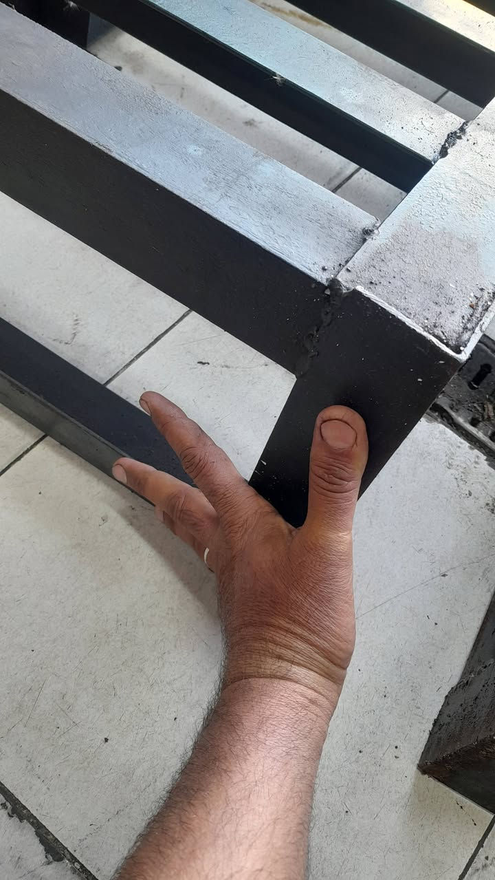 رمبات طول متر و١٦سم وارتفاع ٢٧سم
مكاني مدينه الصدر قرب ساحه مظفر السعر ٢٥٠
***********
