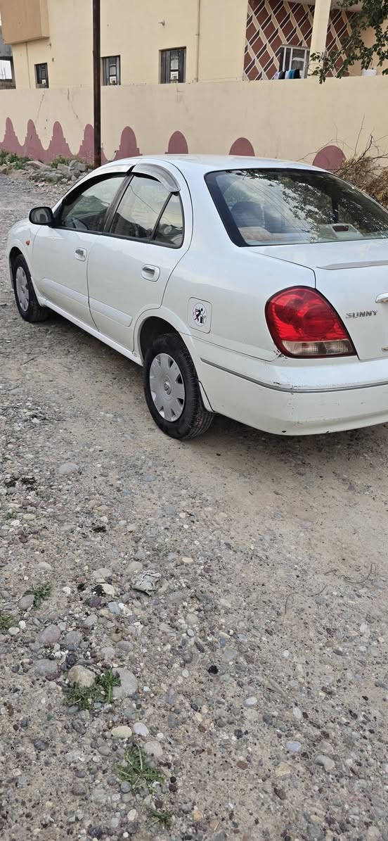 السلام عليكم
سني ياباني موديل ٢٠٠٩ اصل 
محرك اسود ١٦٠٠ 
كير عادي 
رقم انبار 
سياره كير ومحرك بشرط 
تبريد شغال 
جام ٤ كهربائي 
سنتر لك 
داخل لونين 
دبل جكمجه 
تخم تاير 
حداديه 
ما ناقصها برغي 
ضرر جاملغ امام الايمن وبنيد فقط 
السعر ٨٧ وبيها مجال 
العنوان بيجي - الحجاج 
للتواصل على رقم 
*********** 
للبيع فقط لا مرواس ولا دين ولا وعده
