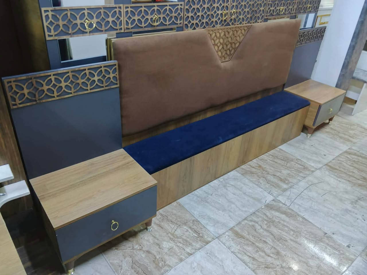 هذي 8 قطع  550


**إذا كنت صاحب هذا الإعلان وتريد حذفه لأي سبب، رجاءا أرسل رسالة إلى الدعم الفني**