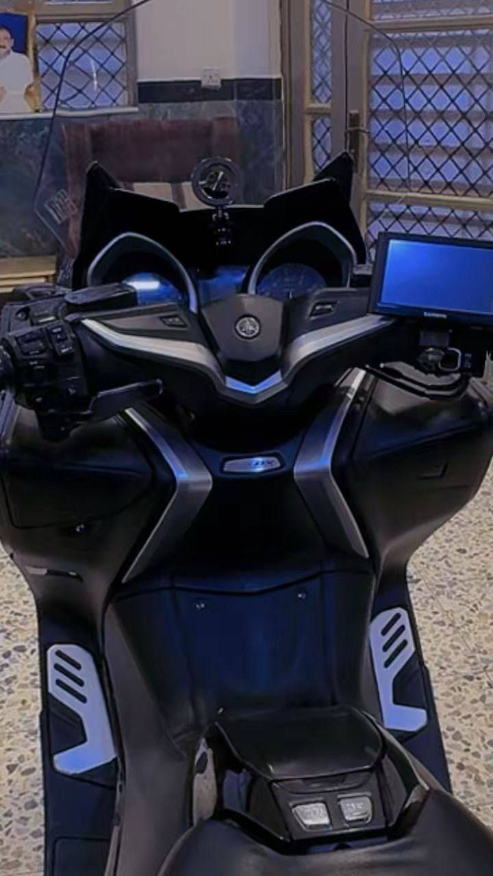 السلام عليكم tmax 2019 DX للبيع 
كفاله عامه دراجه بحاله الوكاله  ماشيه 21 الف برغي ما مفتوح بيه كل غراضه بلاديه ونضافته كدام عينك صالنصه بلاد رياضي مثبت سرعه مانع انزلاق تدفئه بلكشن جامه بلاديه متحركه كلشي بلاد دراجه كلش جديده وبيهة شاشه الدراجه بس ممشغلهة 

رقمي ***********

لمكان بغداد الحريه 

السعر خاص

