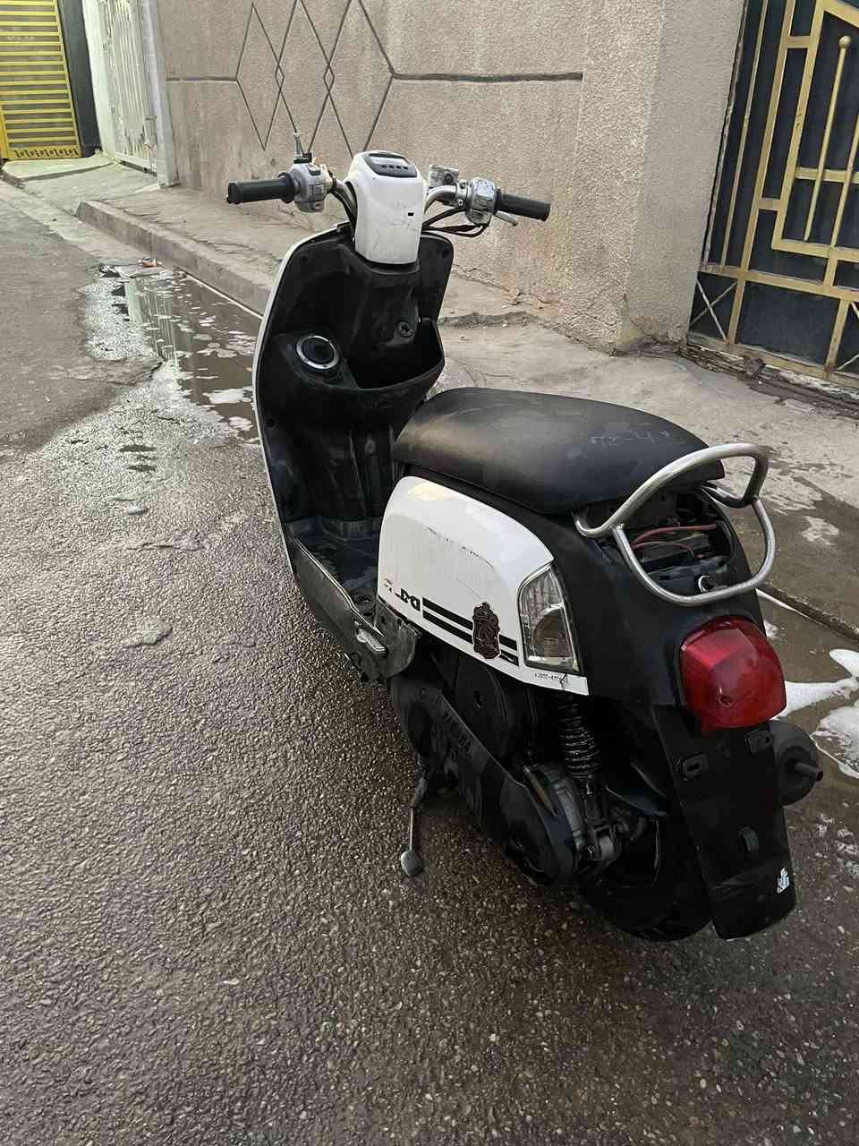 سلام عليكم دراجه بوليس للبيع دراجه نضيفه ميكنه بل جيس السعر خاص ***********
