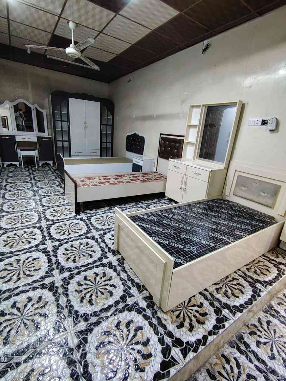 يا الله 
 لبيع وشراء الاثاث 
كناتير بابين 2و3و4
كناتير سليماني 5و6
غرف نوم بنوعاها 
ويوجد تفصال جرابي وكناتير وبوفيات حسب الطلب 
يرهم مراوس وشتراي جميع الاثاث داخل كركوك***********
***********واتساب 
عنون كركوك العروبه مقبيل منفذ نسيم قرب جامع الامام علي
