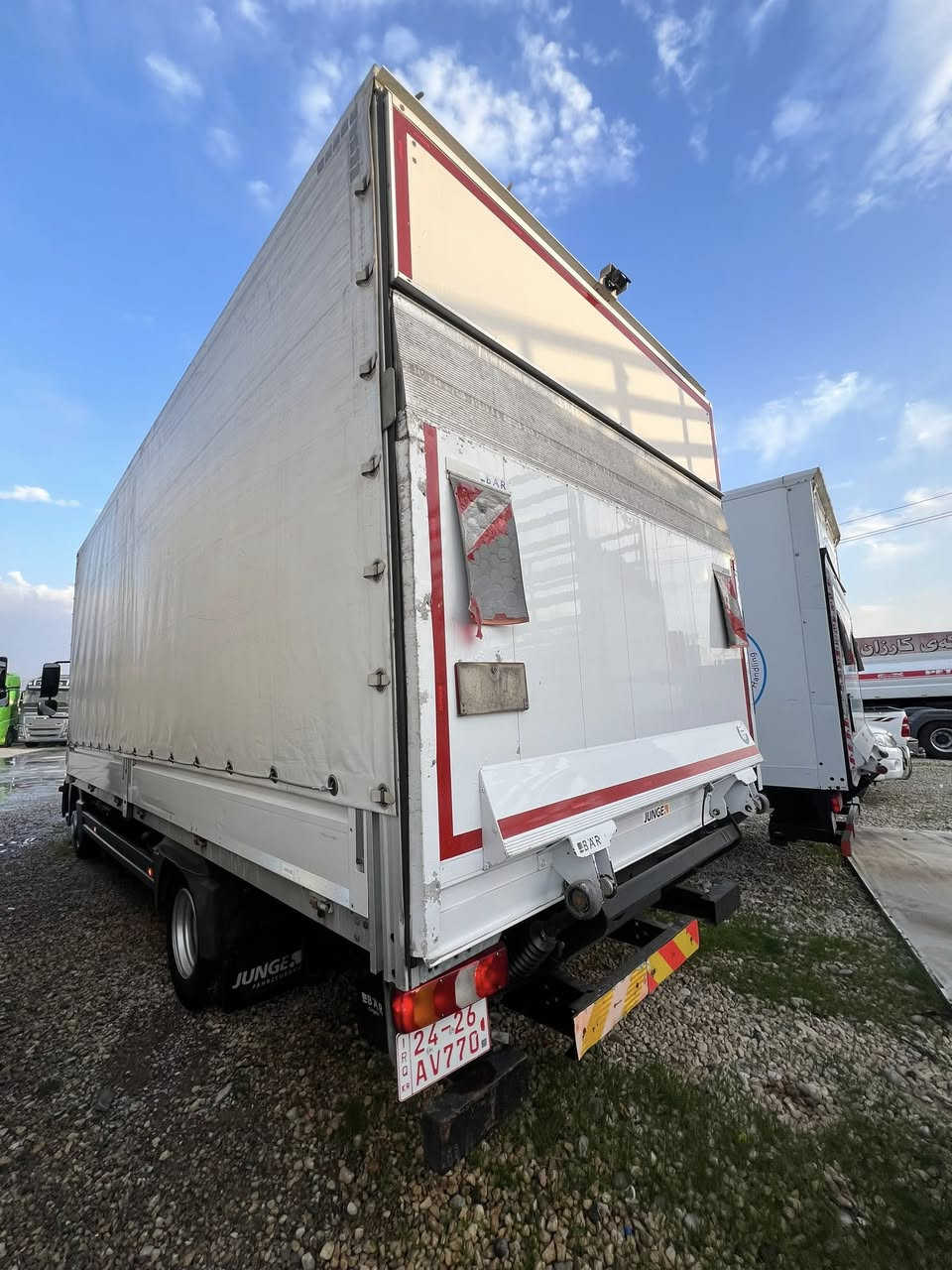 سلام عليكم
أتيكووحش لبيع موديل 2018 حجم818 
فول مواصفات 
گير اتوماتيك 
مكفول كفاله عامه 
***********
