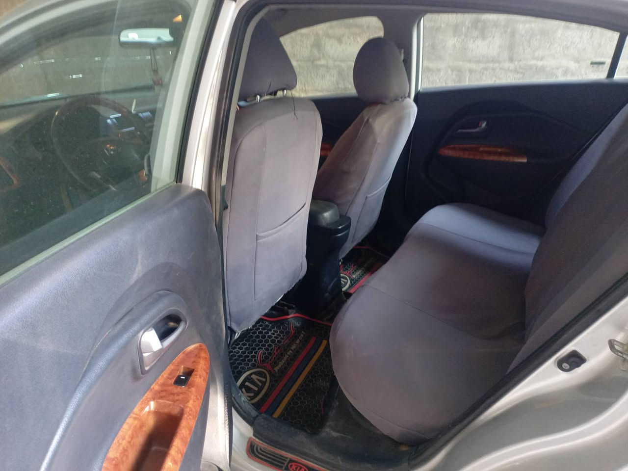 السلام عليكم كيه ريو وارد امريكي بدون ضرر دعاميه فقط ماشيه 100 رقم ديالى بسمي تحويل اي وقت يعجبك سعر 90 بيها مجال انشالله السياره احله من الصوره وضع الشركه ليبل واحد
***********
