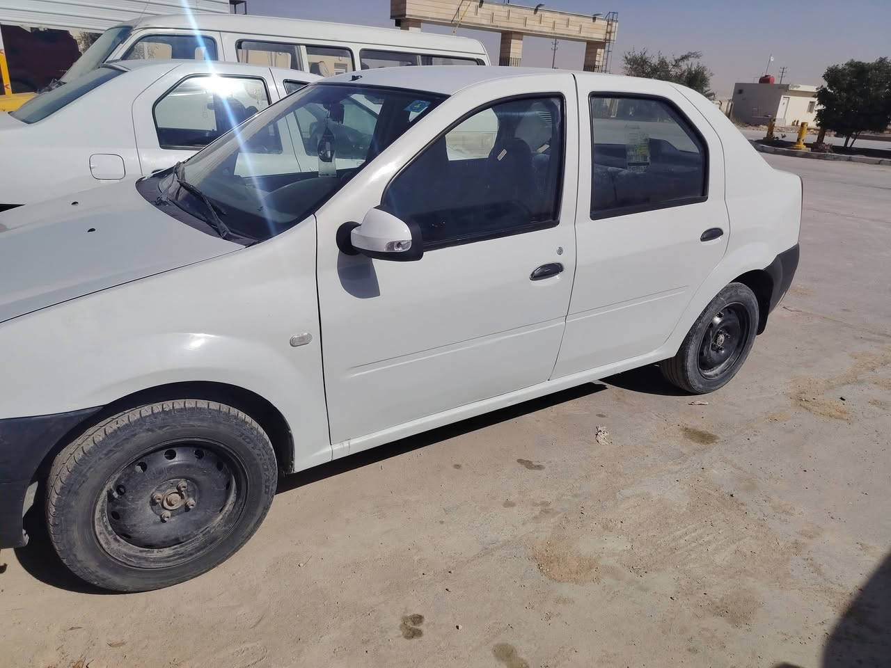 رينو لوكان موديل2012رقم بغداد دولي سنويه هزه جديده كير ومحرك كفاله كهربائيات  ماناقصه ولا كلوب  استيرن باور. جام كهرباي  تقفيل سنتر لوك سدر جديد بل كرتون. سياره مال جناي.اسعر٤٧ وبيه مجال بصيط. لاستفسار ***********
***********  المكان السماوه
