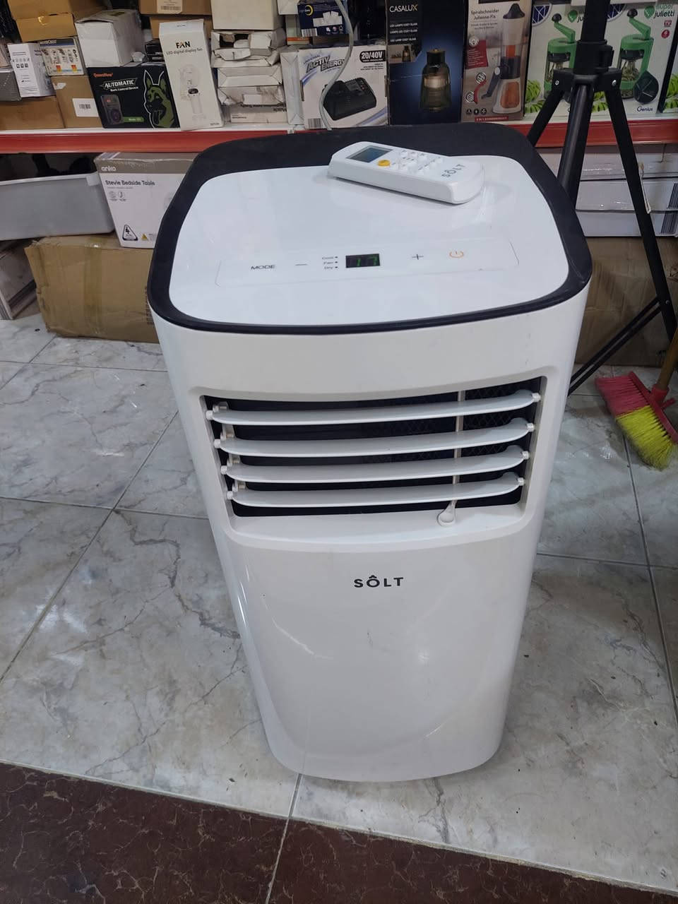 سبلت 1 طن باله اوربي جديد 

وظائف متعددة: يحتوي على وظيفة إزالة الرطوبة (Dry) ومروحة، بالإضافة إلى التبريد


**إذا كنت صاحب هذا الإعلان وتريد حذفه لأي سبب، رجاءا أرسل رسالة إلى الدعم الفني**