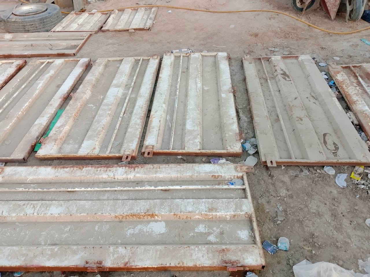 للبيع نص اجناب طول 12/60ارتفاع 90
اجناب جدد كاملات هنه وغراضهن وبراقيهن
***********
