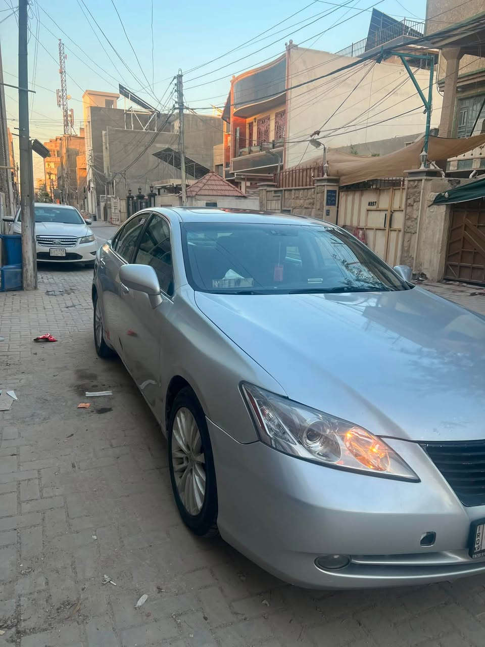 لكزس ES350
موديل 2009
صبغ قطع ابيع حزام 
فول مواصفات 
فتحة ، كشن كهرباء ، شاشه ، كامره خلفيه،تحكم ستيرن ، مثبت سرعة 
مكينه ٣.٥ سته سلندر
بيها لاستيك ولف فقط 
صدر بحالة جيده 
السعر ٩٨ وبي مجال
عنوان بغداد الكرخ
***********
