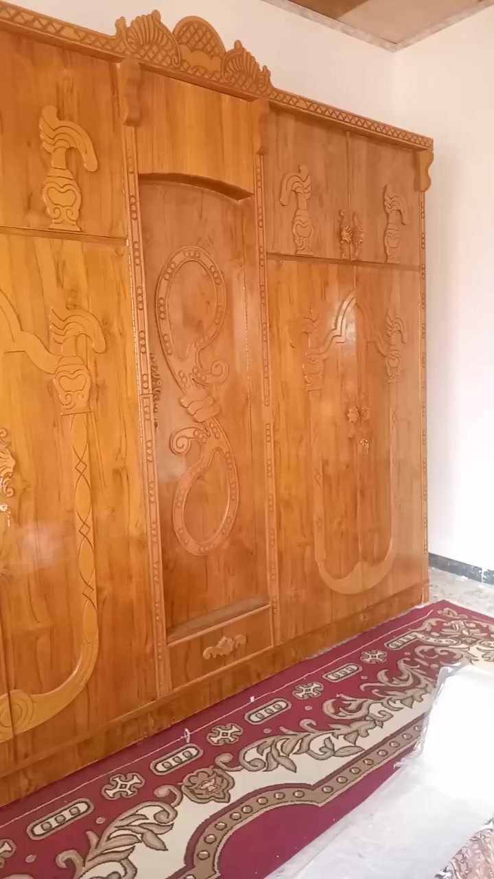 للبيع غرفه فصال عراقي خشب ثقيل خمسه ملم حيل نظيفه والله سعر 900 وبيها مجال ***********
