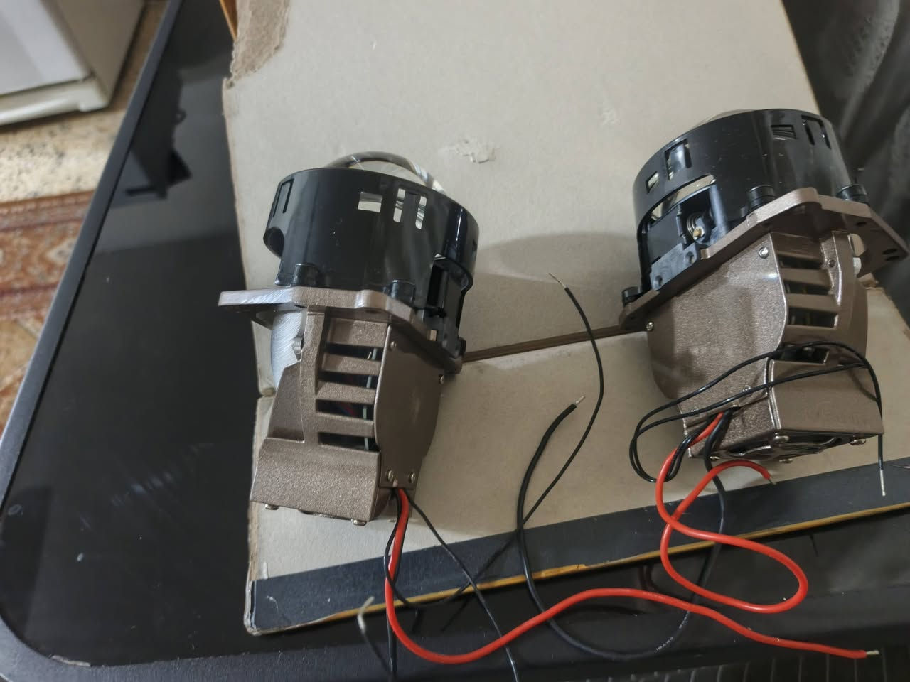 سلام عليكم عدسات عالي ناصي جدد لايت فول كلش قوي بل  كارتون السعر 90 ... ***********
