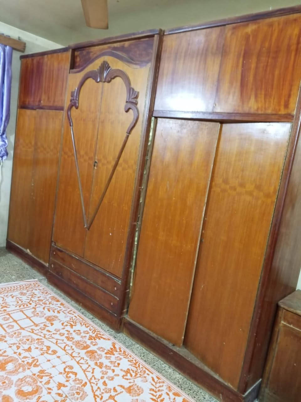 ساج من جوه و من بره  تكمه  ***********

