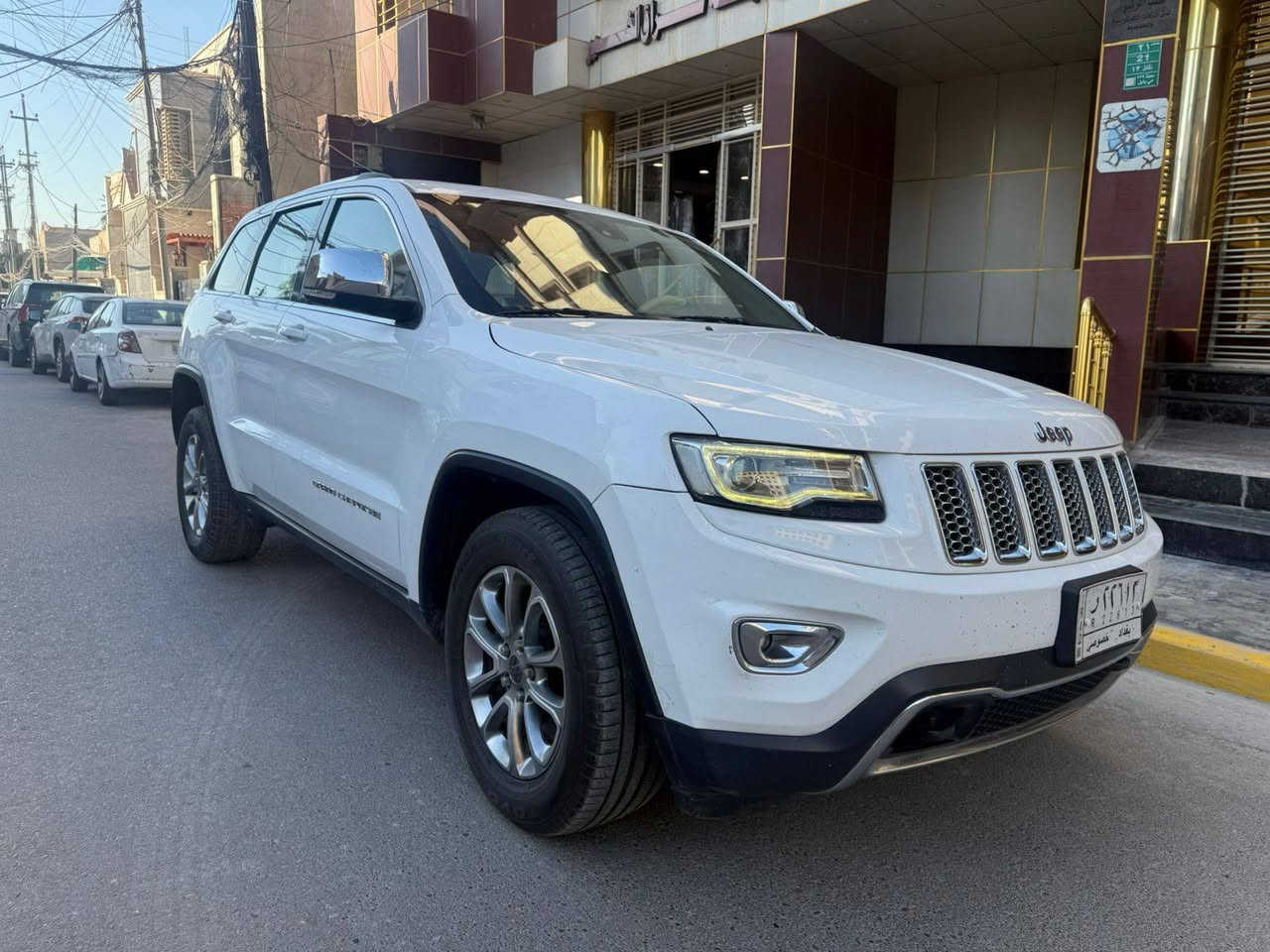 السلام عليكم

للبيع او مراوس بچالنجر حصراً   ٦ او ٨ سلندر

 جيب لاريدو ٢٠١٤ خليجي
مواصفات
بصمة 
تحكم ستيرن  
فتحة سقف
كشنات جلد

ادامة جديده للمكينة والحداديه
تخم تاير
لون ابيض
رقم بغداد ألماني بأسمي

تبديل باب سائق + بارد بجاملغ ايسر جهة سائق
وبيها طخه بالجاملغ الايمن
تصلحت و نزلت صورتها قبل التصليح

السعر ٢٣٠ وبيها مجال
مكان السيارة بغداد

***********
