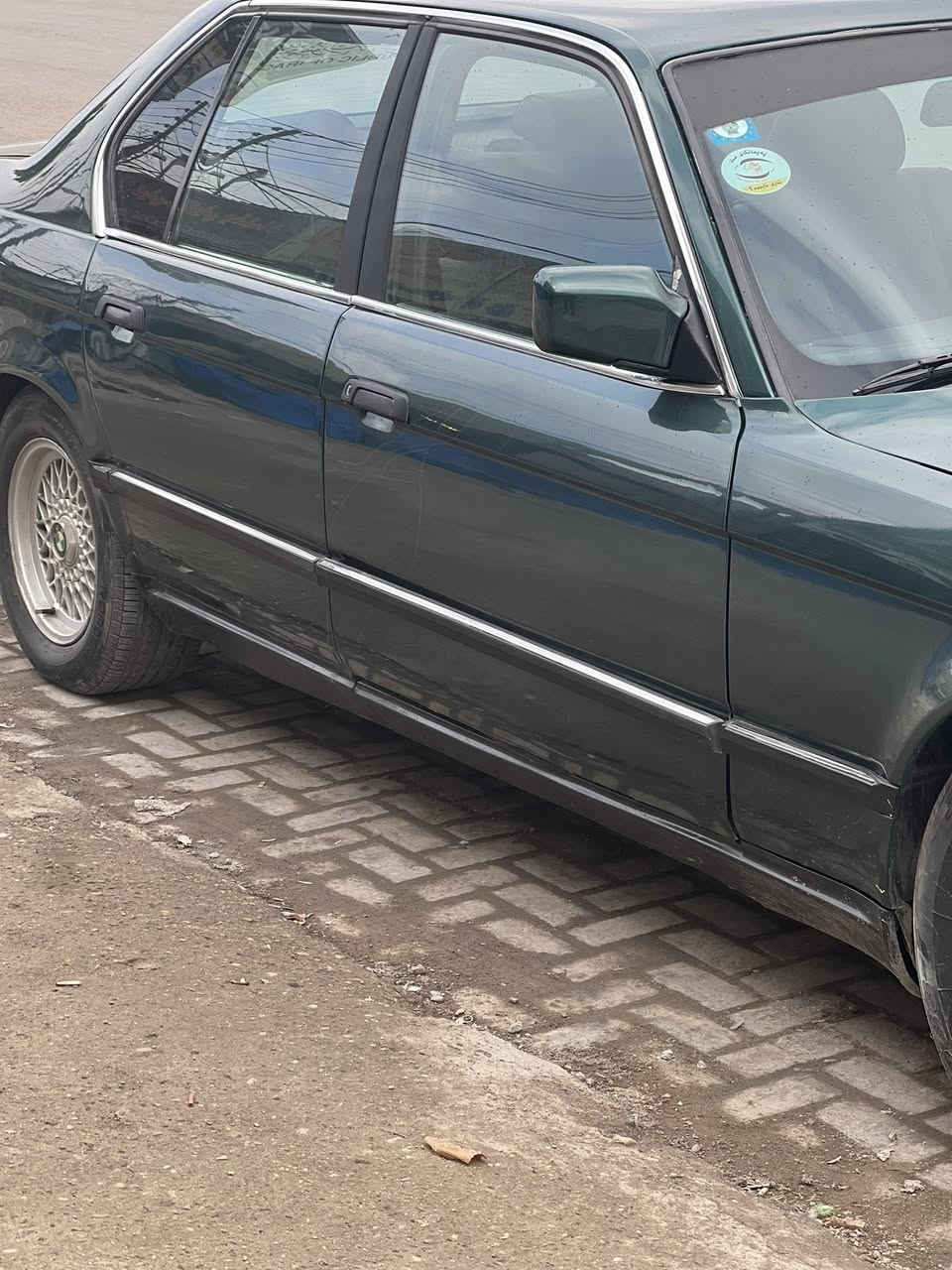 بي ام البيع موديل ١٩٩٤ صبغ جديد بطنه جديده تخم تاير سياره كامله سعر ٦٥ كير محرك مكفول  رقم تلفون***********
