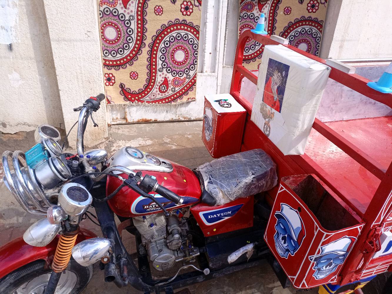 السلام عليكم ستوته دايوان للبيع شغاله كلشي ما بيها بس السلف يرادله صچم وعداد السرعه و النمر والباقي كله شغال  ، و مصبوغة للتجميل ، شوف الصور أذا عجبتك المواصفات راسلني واتساب لأن رقمي واگف ، عنواني العماره فلكة الماجديه ، وأنطيك يومين ضمان أي شي يصير بيها رجعلياها بعد اليومين ما ترجع وياها أوراقها .