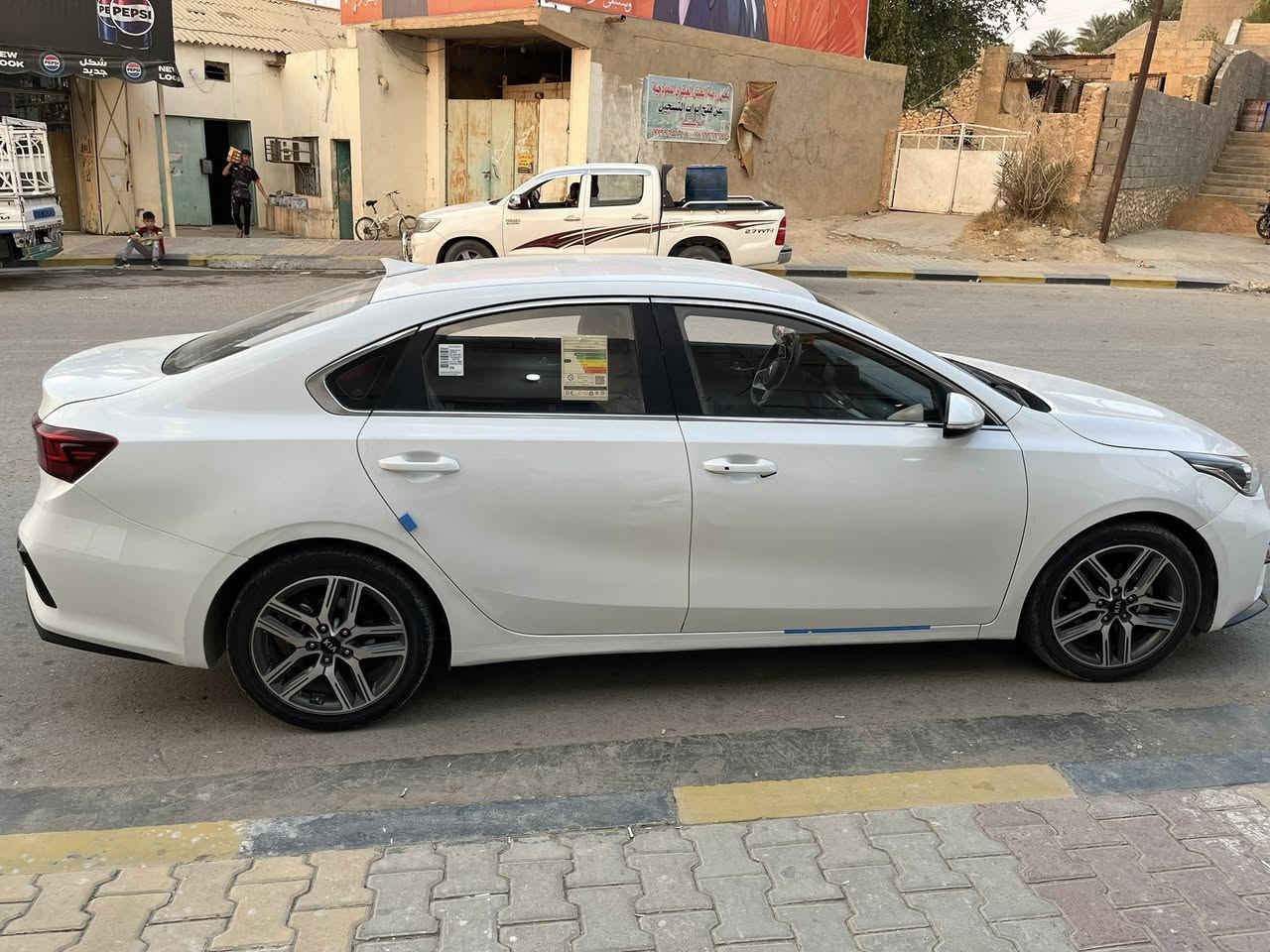 االسلام عليكم k3
2019خليجي بيها صندوك صبغ وبارد باب راكب مكينه وكير وحداديه وتبريد كفاله فول موصفات بدون فتحه مكينه 1600 
الاستفسار اتصال ***********

