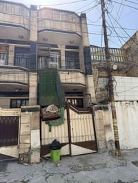 بيت للبيع الشعب العقاري الثانية قرب مدرسة التربية  المساحة 57 م الواجه...