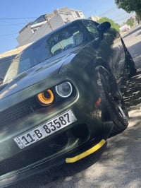 دوج جالنجر 2019 sxt  مكينة 3.6  ماشيه 81 مايل  لون زيتوني مميز حادثها ...
