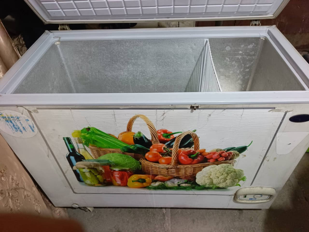 سلام عليكم مجمدة كونكور للبيع الحجم 16 قدم  
بيها ليك وكلشي مابيها بعد تجميدها يخبل بلعافية عل ياخذها سعرها 150 الف وبيها مجال للتواصل ***********
