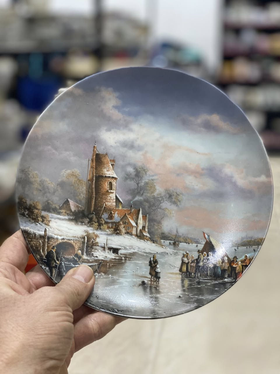 (الاصلي)ونعود من جديد 
بعد انتقال المحل الى ( مول عنه )
متع نظرك ب (الفنتچ) جمال القديم والانتيكا


**إذا كنت صاحب هذا الإعلان وتريد حذفه لأي سبب، رجاءا أرسل رسالة إلى الدعم الفني**