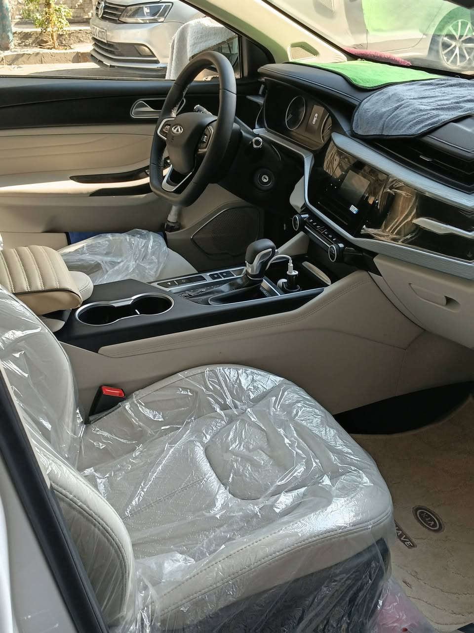 السلام عليكم
من رخصة الادمن المحترم 
للبيع شيري اريزو 5 موديل 2025 رقم اربيل باسمي تحويل او وكالة اني بالخدمة السيارة ماشية 2000 كيلو مكاني بغداد  وهذا رقم تليفوني  *********** بي وتساب  وتحياتي للجميع
