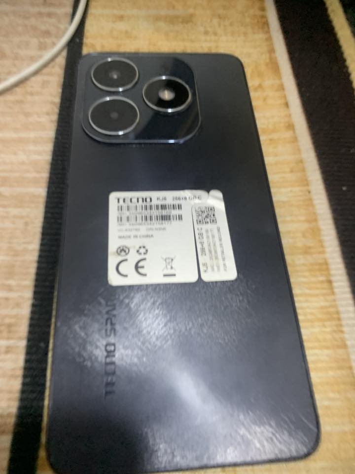 ‏سلام عليكم جهاز تكنو Spark 20 ذاكرته 256 جهاز ما مفتوح جديد استخدام قليل ‎07 840 0151 75
