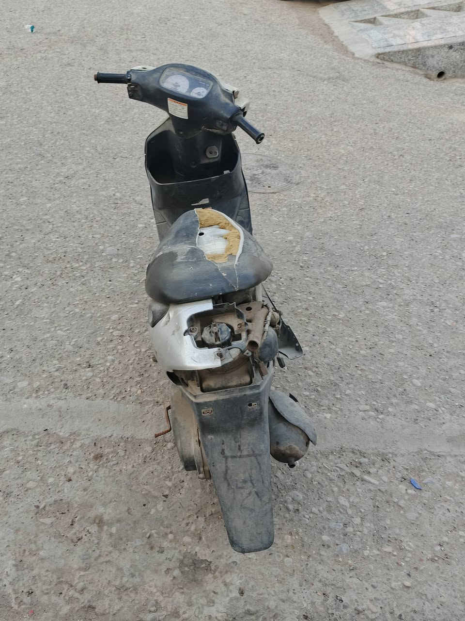 سلام عليكم شباب دراجة سازوكي لل بيع الدراجة متروكة طفت عدي وبعد ما اشتغلت وما سويتهة ابيع كوم حديد مع العلم صالنصة وقايش جدد اكرر ابيع كوم حديد السعر 150 وبيهة مجال لل شراي لل اتصال ***********
