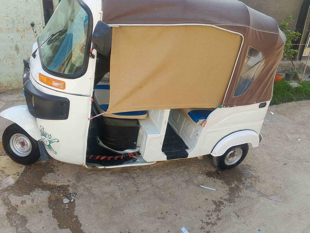 السلام عليكم تكتك موديل 21 اوراق اصولي سعر5ونص  وبيها مجال لاستفسار ***********
