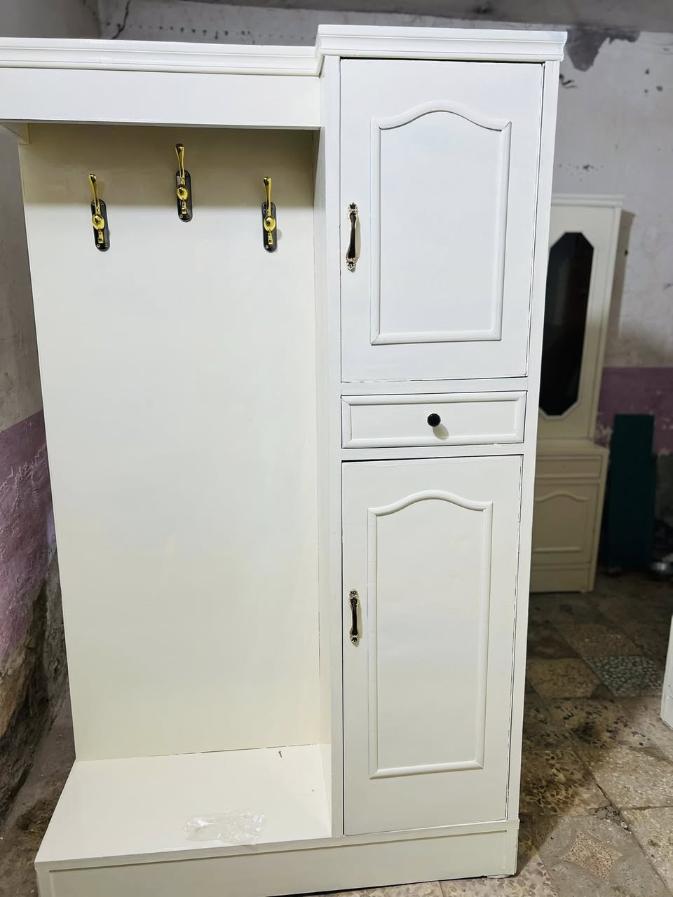 غرفه ام الخمسه تزكام شغل ثكيل مستعمله الصبغ حديث اللون اوفيت السعر 950 العنوان حي الصدر المجبس الرقم ***********
