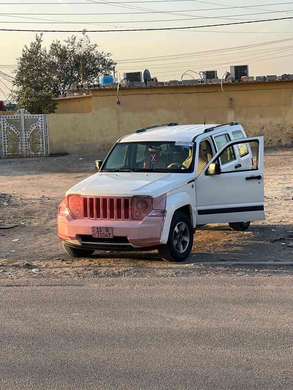 السلام عليكم سياره جيب ليبرتي 2008 للبيع رقم بغداد الجديد هزه وسنويه جديد سياره باسمي حادثهه جاملغ وبنيد تخم تاير حداده كله جديد سياره نضيفه وجديده بمعنى الكلمة ترايك من البصره البغداد شاشه جبيره توني شادهه  مكينه جديده v6 3700 سعرهه 115 وبيهه مجال للطيبين استفسار اكثر اتصل ع الرقم *********** سونار موجود جديد
